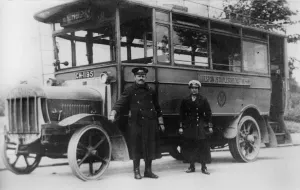 Omnibus Gallery: Tilling - Stevens TS3 petrol electric omnibus. Creator: Unknown