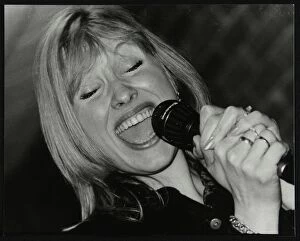 Hertfordshire Gallery: Tina May performing at The Fairway, Welwyn Garden City, Hertfordshire, 7 March 1999