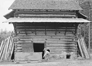 Tobacco barn ready for putting in, Person County, North Carolina, 1939. Creator: Dorothea Lange