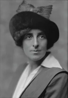 Todd Prints: Todd, Helen, portrait photograph, 1913. Creator: Arnold Genthe