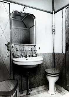 Images Dated 19th September 2012: Toilet cabin in an Italian wagon train, 1950
