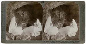 Reverence Prints: The tomb of Jesus, outside Jerusalem, Palestine, 1904. Artist: Underwood & Underwood