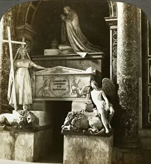 Print Collector10 Gallery: Tomb of Pope Clement XIII, St Peters Basilica, Rome, Italy.Artist: Underwood & Underwood