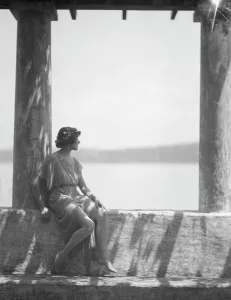 Summer House Prints: Tonetti, Miss, at Sneding's Landing, 1921 June 7. Creator: Arnold Genthe