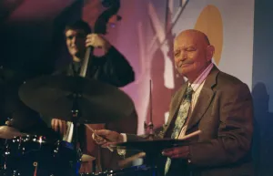Andy Cleyndert Gallery: Tony de Nicola, Nairn International Jazz Festival, Scotland, 2004. Creator: Brian Foskett