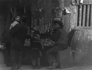 Stall Prints: Toy merchants, Chinatown, San Francisco, between 1896 and 1906. Creator: Arnold Genthe