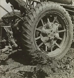 Industrialisation Prints: The tractor is driving cotton workers off the land