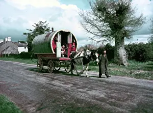 Irish Prints: Traditional horse-drawn caravan, Ireland, c1955-1965. Creator: Arthur Charles Kirby Ware