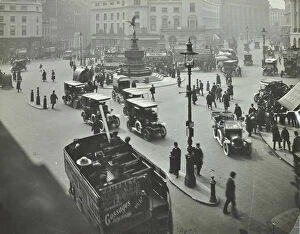 London County Council Collection: Traffic at Piccadilly Circus, London, 1912