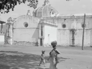 Travel views of Cuba and Guatemala, between 1899 and 1926. Creator: Arnold Genthe