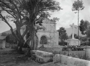 Travel views of Cuba and Guatemala, between 1899 and 1926. Creator: Arnold Genthe