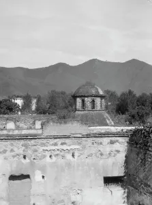 Cupola Prints: Travel views of Cuba and Guatemala, between 1899 and 1926. Creator: Arnold Genthe