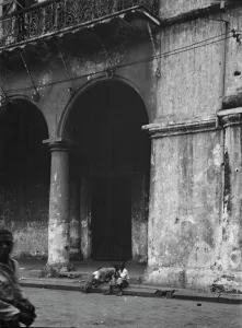 Street Child Prints: Travel views of Cuba and Guatemala, between 1899 and 1926. Creator: Arnold Genthe