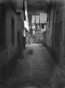 Alleyway Prints: Travel views of Europe, between 1904 and 1938. Creator: Arnold Genthe