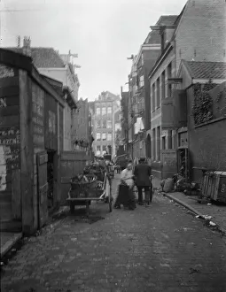 Backstreets Prints: Travel views of Europe, between 1904 and 1938. Creator: Arnold Genthe