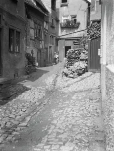 Alley Prints: Travel views of Europe, between 1904 and 1938. Creator: Arnold Genthe
