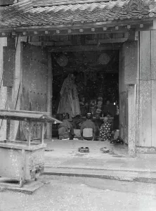 Streets Prints: Travel views of Japan and Korea, 1908. Creator: Arnold Genthe