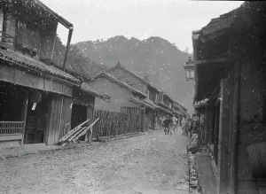 Streets Prints: Travel views of Japan and Korea, 1908. Creator: Arnold Genthe