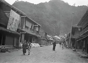 Streets Prints: Travel views of Japan and Korea, 1908. Creator: Arnold Genthe
