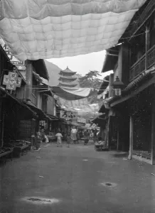 Streets Prints: Travel views of Japan and Korea, 1908. Creator: Arnold Genthe