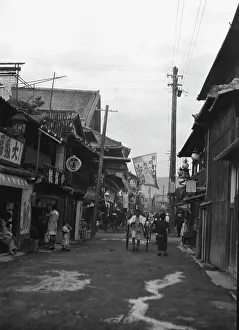 Streets Prints: Travel views of Japan and Korea, 1908. Creator: Arnold Genthe