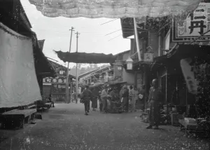 Streets Prints: Travel views of Japan and Korea, 1908. Creator: Arnold Genthe