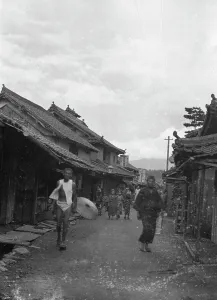 Streets Prints: Travel views of Japan and Korea, 1908. Creator: Arnold Genthe