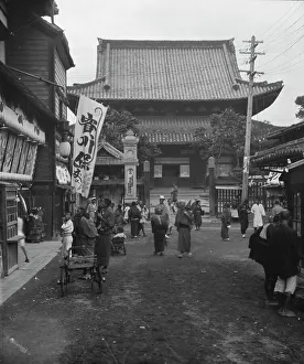 Streets Prints: Travel views of Japan and Korea, 1908. Creator: Arnold Genthe