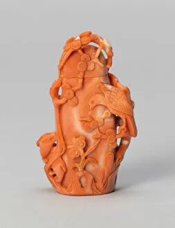 Coral Gallery: Tree-Shaped Snuff Bottle with a Hawk and Bear, Qing dynasty (1644-1911), 1850-1900