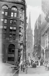 Street Corner Prints: Trinity Church, between c1910 and c1915. Creator: Bain News Service