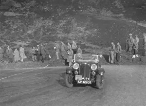 Devils Elbow Gallery: Triumph Gloria of Mrs M Montague-Johnstone, RSAC Scottish Rally, Devils Elbow, Glenshee, 1934