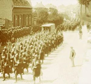 Troops marching, Alveringem, Flanders, Belgium, c1914-c1918