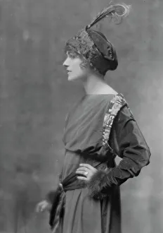 Tunic Prints: Troutman, Ivy, Miss, portrait photograph, 1914 July 16. Creator: Arnold Genthe