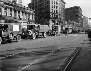 Truck Prints: Trucks in Market Street, San Francisco, USA, c1922