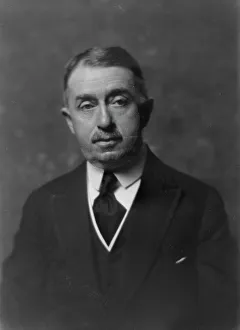 Smart Prints: Trunbell, Frank, Mr. portrait photograph, 1917 Sept. 11. Creator: Arnold Genthe