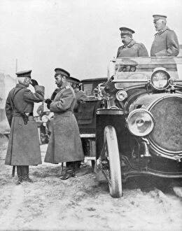 Tsar Collection: Tsar Nicholas II visiting the Russian front, May 1915