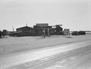 Between Tulare and Fresno, California, 1939. Creator: Dorothea Lange