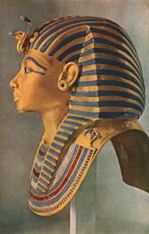 Tutankhamens Death Mask, 1323 BC, (c1910-1935) Tutankhamens Death Mask, 1323 BC, (c1910-1935)