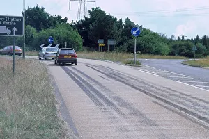 Rubber Prints: Tyre skidmarks on road surface