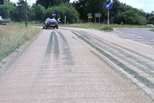 Rubber Prints: Tyre skidmarks on road surface