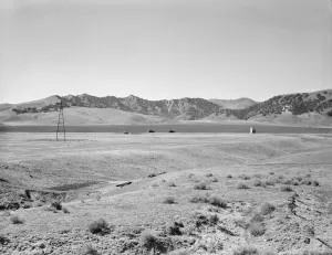 U. S. 99, on ridge over Tehachapi Mountains, 1939. Creator: Dorothea Lange