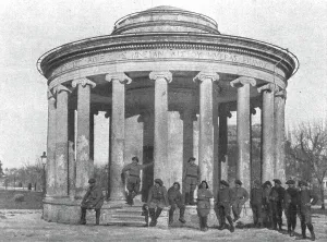 Une base Allemande en Adriatique: L'occupation de Corfou; nos alpins, qui arrivent... 1916. Creator: Robert Vaucher
