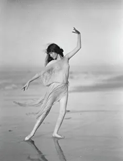 Al Fresco Prints: Unidentified dancer, possibly an Elizabeth Duncan dancer