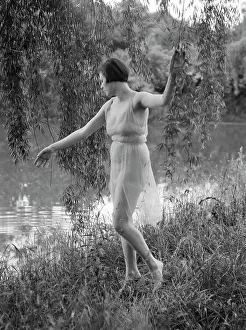Duncan Elizabeth Prints: Unidentified dancer, possibly an Elizabeth Duncan dancer