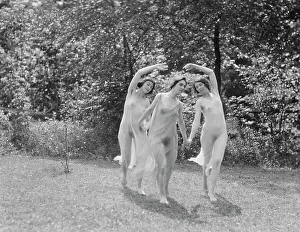 Duncan Elizabeth Prints: Unidentified dancers, possibly Elizabeth Duncan dancers