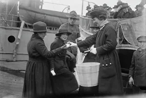 Unidentified men & women, between c1915 and c1920. Creator: Bain News Service