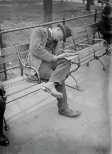 Exhausted Prints: In Union Sq. between c1910 and c1915. Creator: Bain News Service