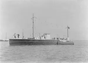 The Solent Prints: Unknown motor yacht. Creator: Kirk & Sons of Cowes
