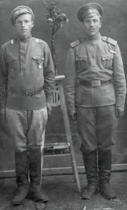Two unknown soldiers. early 20th century. Creator: B. Gusak