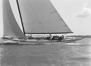 Edgar Wp Collection: Unknown yacht sailing close-hauled. Creator: Kirk & Sons of Cowes
